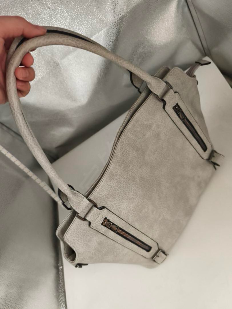 Everyday Luxe Multi-Pocket Shoulder Bag