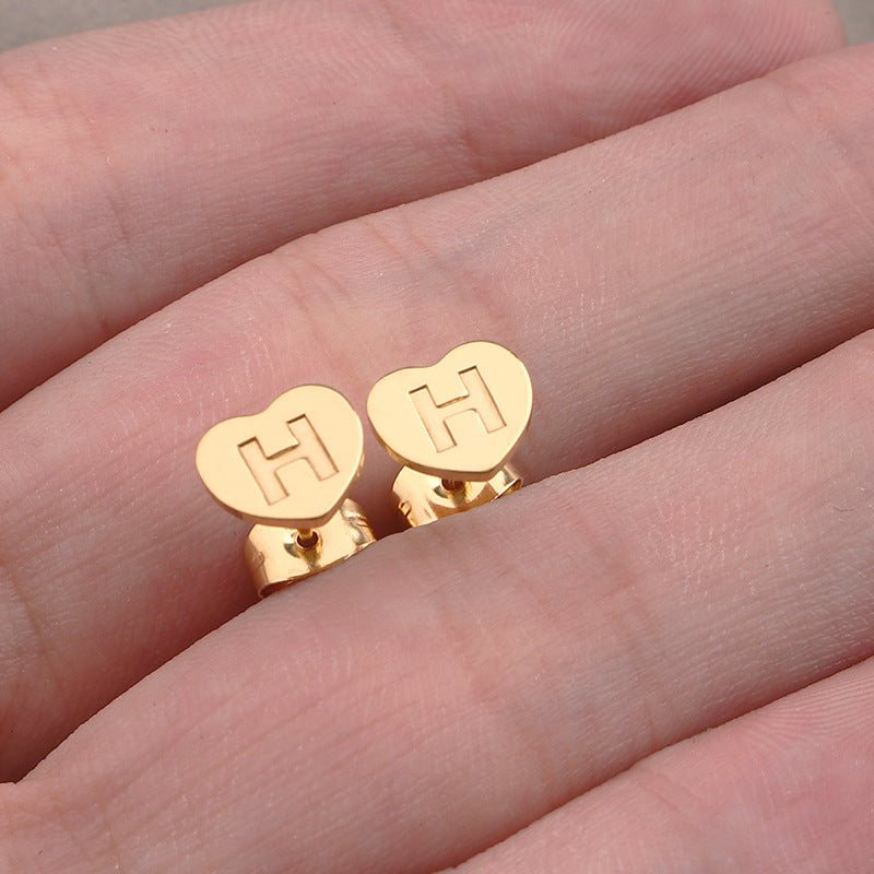 *RTS Initial Heart Studs*